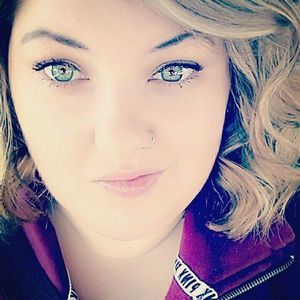 Meet your Posher, Alicia